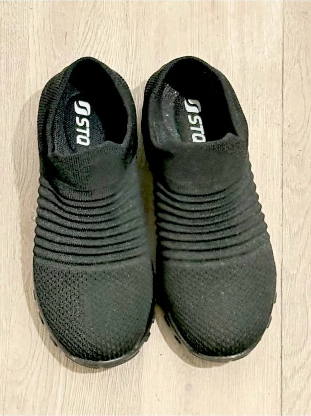 STQ Black Knit Slip-On Women's Sneakers